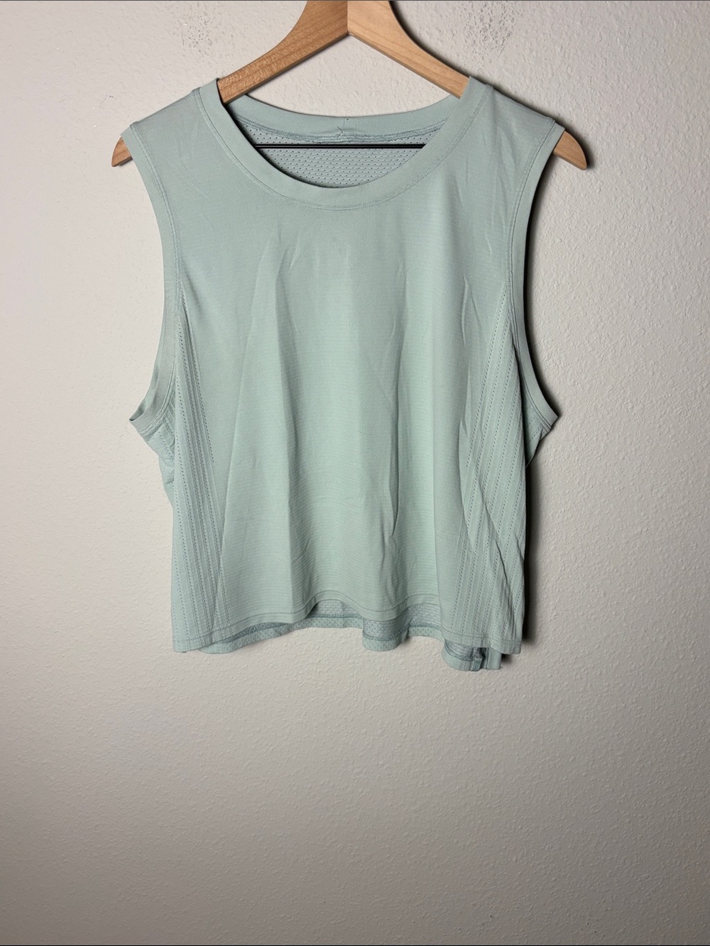 Lululemon Train to Be Tank Top Silver Blue W1CXAS
